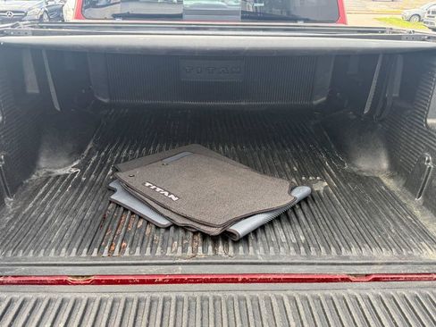 Used 2018 Nissan Titan SV AWD/4WD image 46