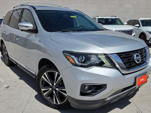Used 2017 Nissan Pathfinder Platinum w/ Family Entertainment Package AWD/4WD image 1
