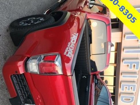 Used 2021 Toyota Tacoma TRD Off-Road image 4