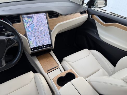 Used 2018 Tesla Model X 100D AWD/4WD image 9