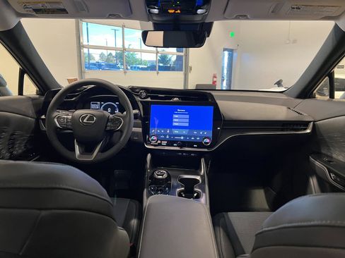 Used 2025 Lexus RZ 450e image 30