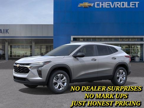 New 2026 Chevrolet Trax LS FWD image 2