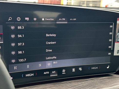 New 2025 Audi Q5 Premium image 17