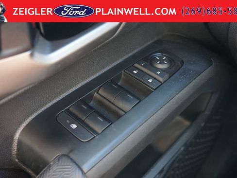 Used 2025 Toyota Tacoma TRD Off-Road AWD/4WD image 29