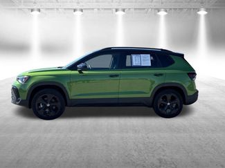 Used 2025 Volkswagen Taos SE AWD/4WD video 2