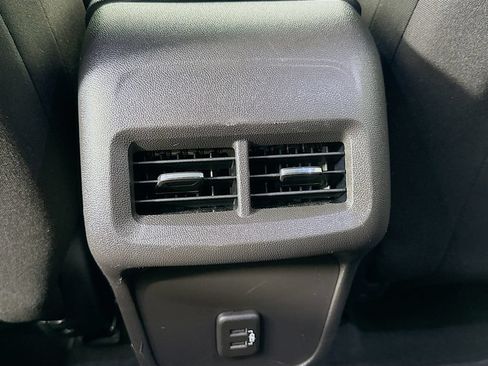 Used 2024 Chevrolet Equinox LT AWD/4WD image 25
