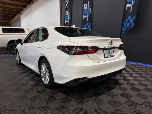 Used 2022 Toyota Camry LE FWD image 3