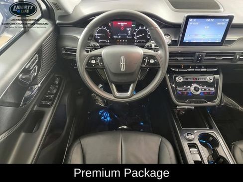 Used 2022 Lincoln Corsair AWD w/ Premium Package image 27
