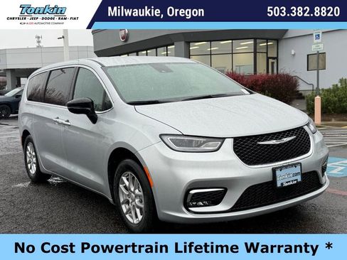 New 2026 Chrysler Pacifica Select FWD image 1