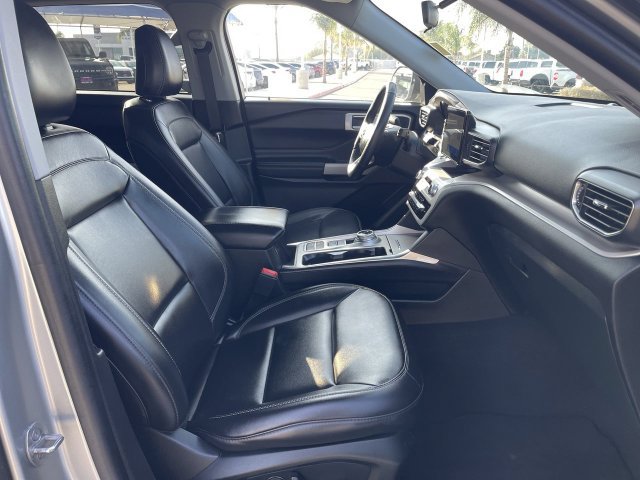 Used 2024 Ford Explorer XLT w/ Equipment Group 202A RWD image 26