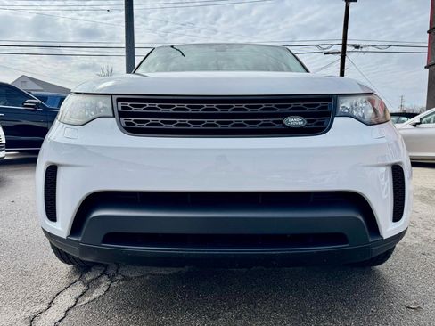 Used 2017 Land Rover Discovery SE image 8