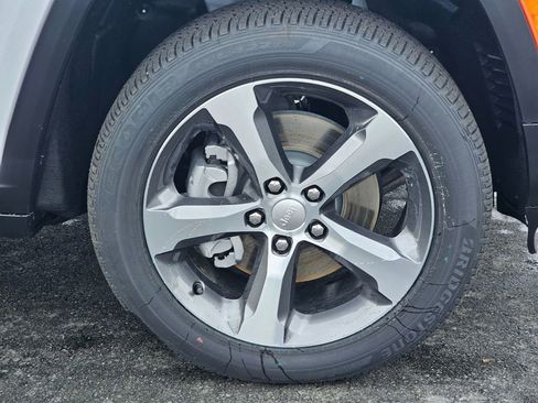 New 2025 Jeep Grand Cherokee L Limited image 10