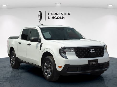 Used 2025 Ford Maverick XLT w/ Equipment Group 301A AWD/4WD image 1