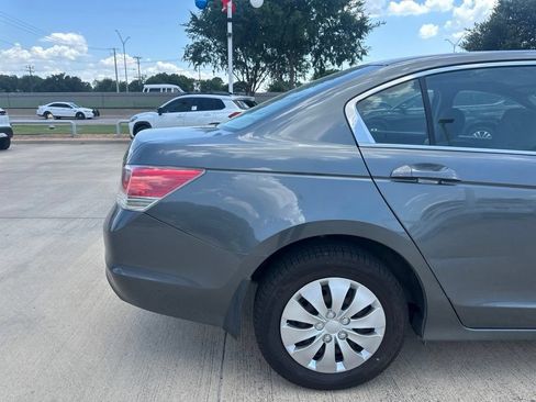 Used 2010 Honda Accord LX image 10