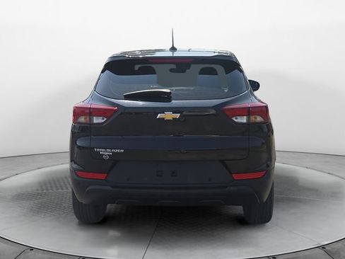 Used 2021 Chevrolet TrailBlazer LS FWD image 4