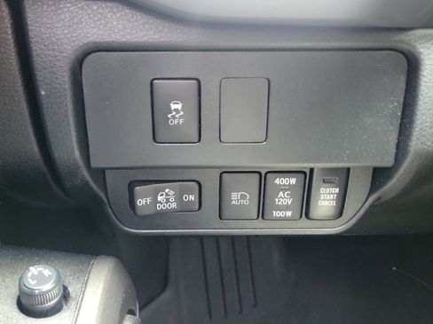 Used 2022 Toyota Tacoma TRD Off-Road AWD/4WD image 27