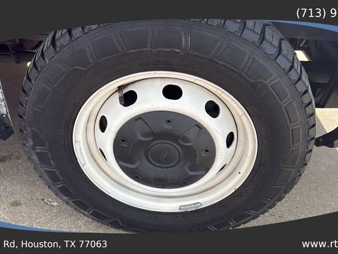 Used 2019 Ford Transit 250 130 Low Roof image 12