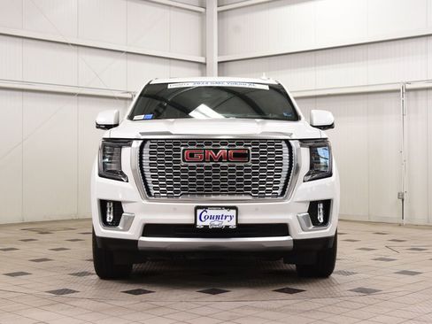 Used 2024 GMC Yukon XL Denali AWD/4WD image 2