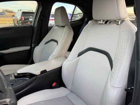 Used 2021 Lexus UX 200 w/ Premium Package image 11