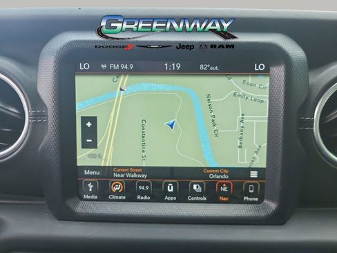 Used 2018 Jeep Wrangler Unlimited Sahara AWD/4WD image 16