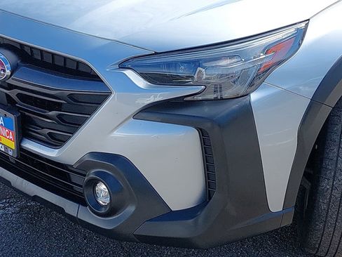 Used 2025 Subaru Outback Premium image 32