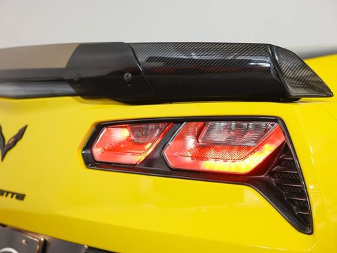 Used 2016 Chevrolet Corvette Z06 w/ 3LZ Preferred Equipment Group RWD image 11