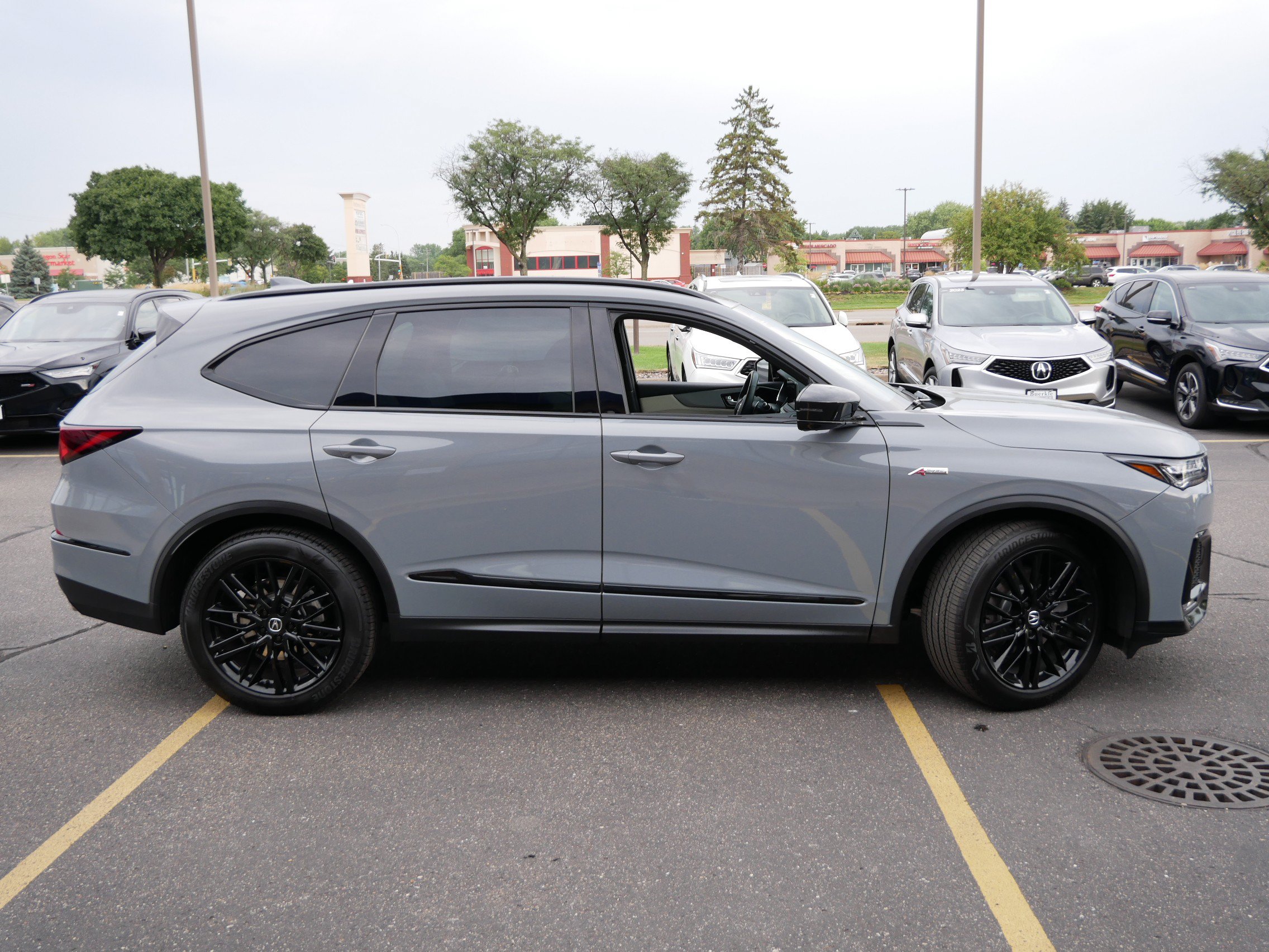 Certified 2026 Acura MDX A-Spec w/ Advance Package AWD/4WD image 2