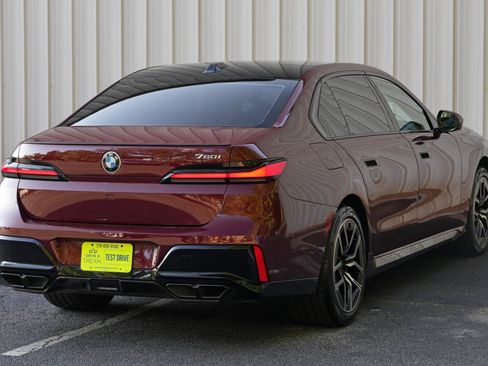 Used 2023 BMW 760i xDrive AWD/4WD image 60