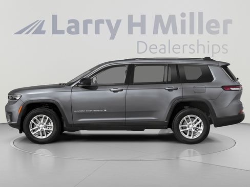 Used 2023 Jeep Grand Cherokee L Laredo w/ Luxury Tech Group I AWD/4WD image 4