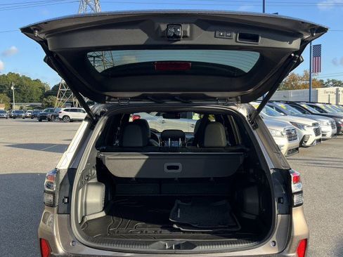 Certified 2025 Subaru Forester Limited image 10