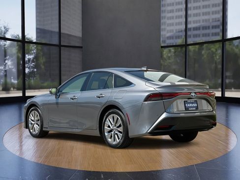 Used 2021 Toyota Mirai XLE w/ Advanced Technology Package image 5