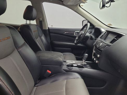 Used 2020 Nissan Pathfinder SL FWD image 21