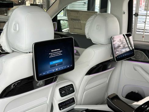 New 2025 Mercedes-Benz Maybach GLS 600 4MATIC image 21