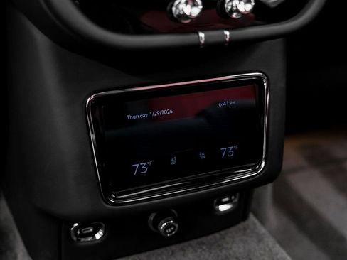 Used 2023 Bentley Bentayga image 41