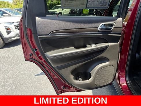 Used 2018 Jeep Grand Cherokee Limited w/ Trailer Tow Group IV AWD/4WD image 13