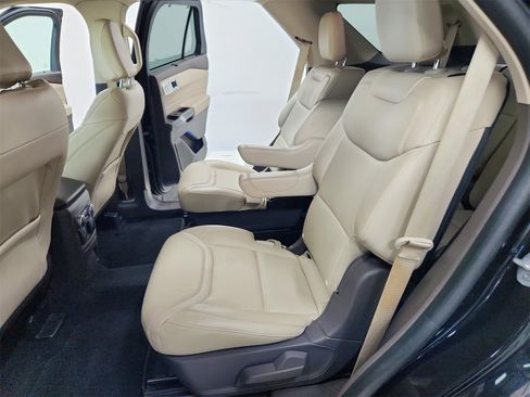 Used 2023 Ford Explorer Platinum w/ Technology Package image 37