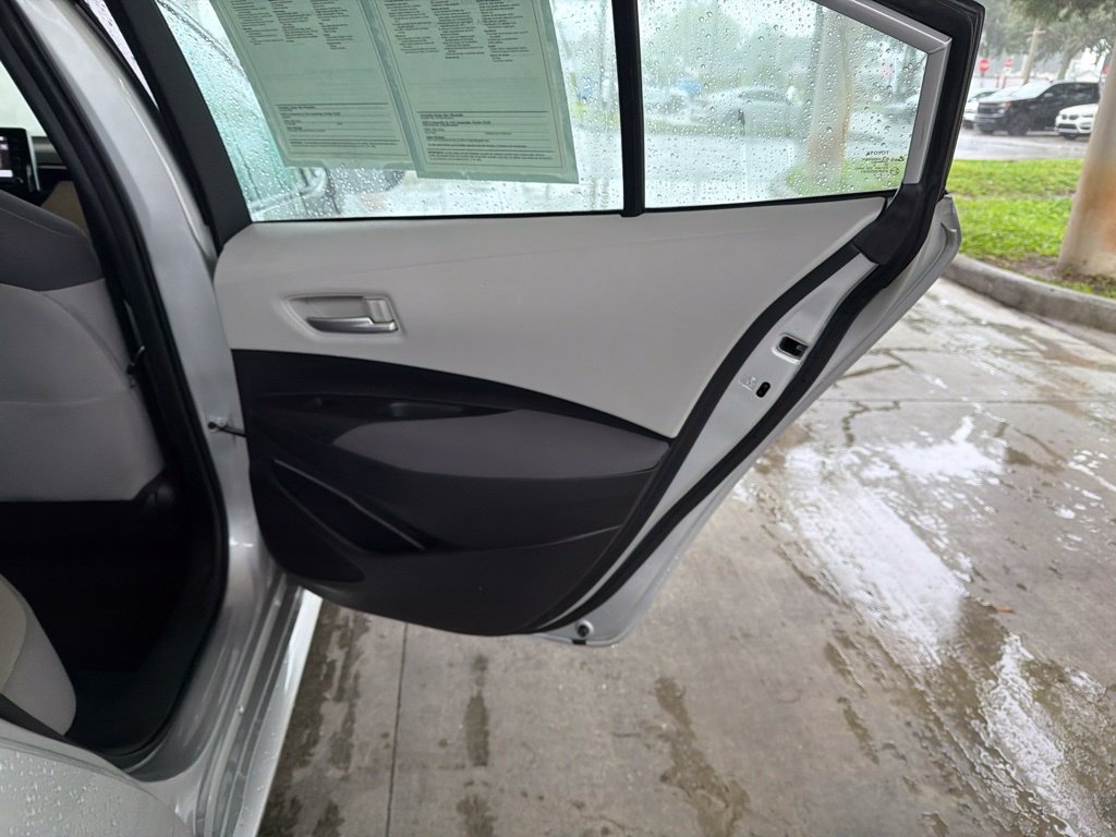 Used 2021 Toyota Corolla LE w/ Carpet Mat Package (TMS) FWD image 26