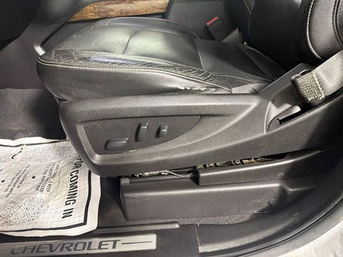 Used 2019 Chevrolet Suburban LT AWD/4WD image 24