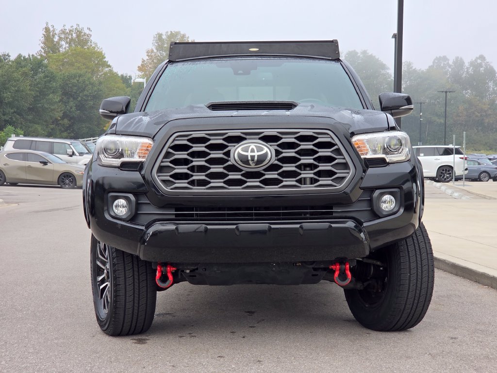 Used 2021 Toyota Tacoma TRD Sport w/ Technology Package AWD/4WD image 3