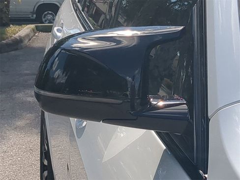 New 2026 BMW X7 M60i image 12