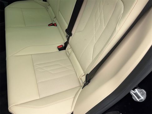 Used 2025 BMW X3 xDrive30i image 44