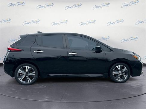 Used 2022 Nissan Leaf SV w/ SV Technology Package image 6