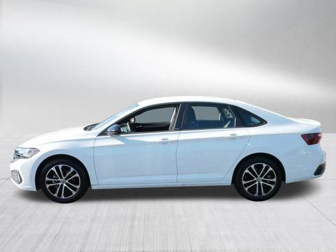 Certified 2024 Volkswagen Jetta Sport image 4