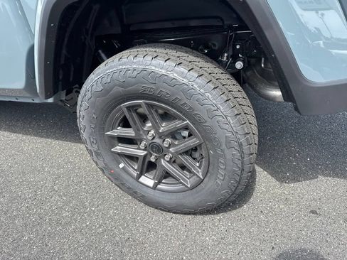 New 2026 Jeep Gladiator Sport AWD/4WD image 15