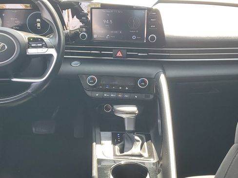 Certified 2021 Hyundai Elantra SEL w/ Convenience + Premium Package FWD image 15