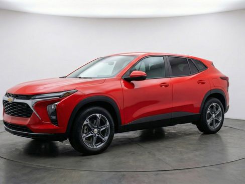 Used 2025 Chevrolet Blazer LT FWD image 3