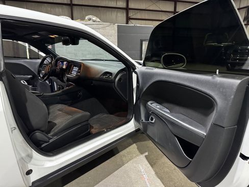 Used 2019 Dodge Challenger SXT image 17