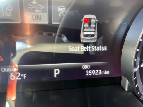 Used 2022 Toyota Highlander XLE AWD/4WD image 23