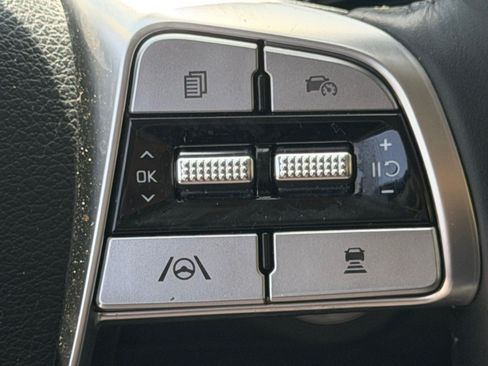 Used 2025 Kia Telluride SX w/ SX Captain's Chair Package FWD image 39