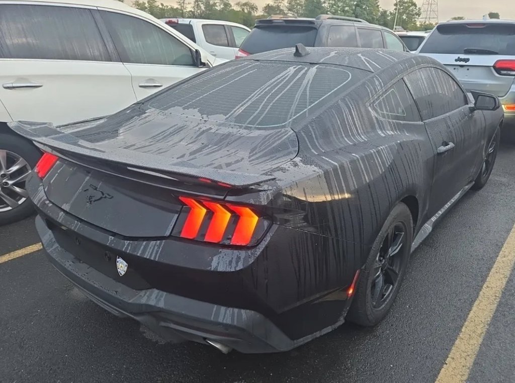 Used 2024 Ford Mustang Coupe RWD image 2